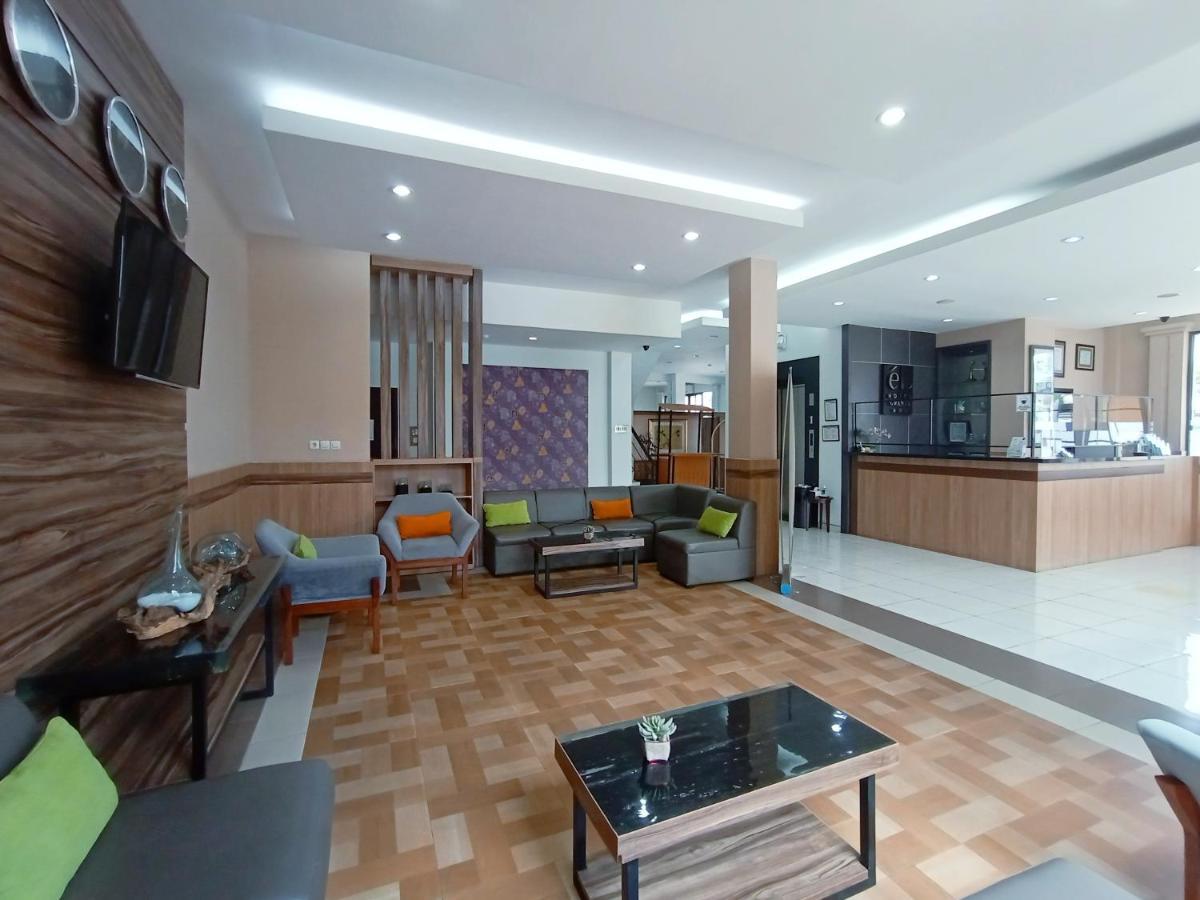 El Hotel Маланг Екстер'єр фото