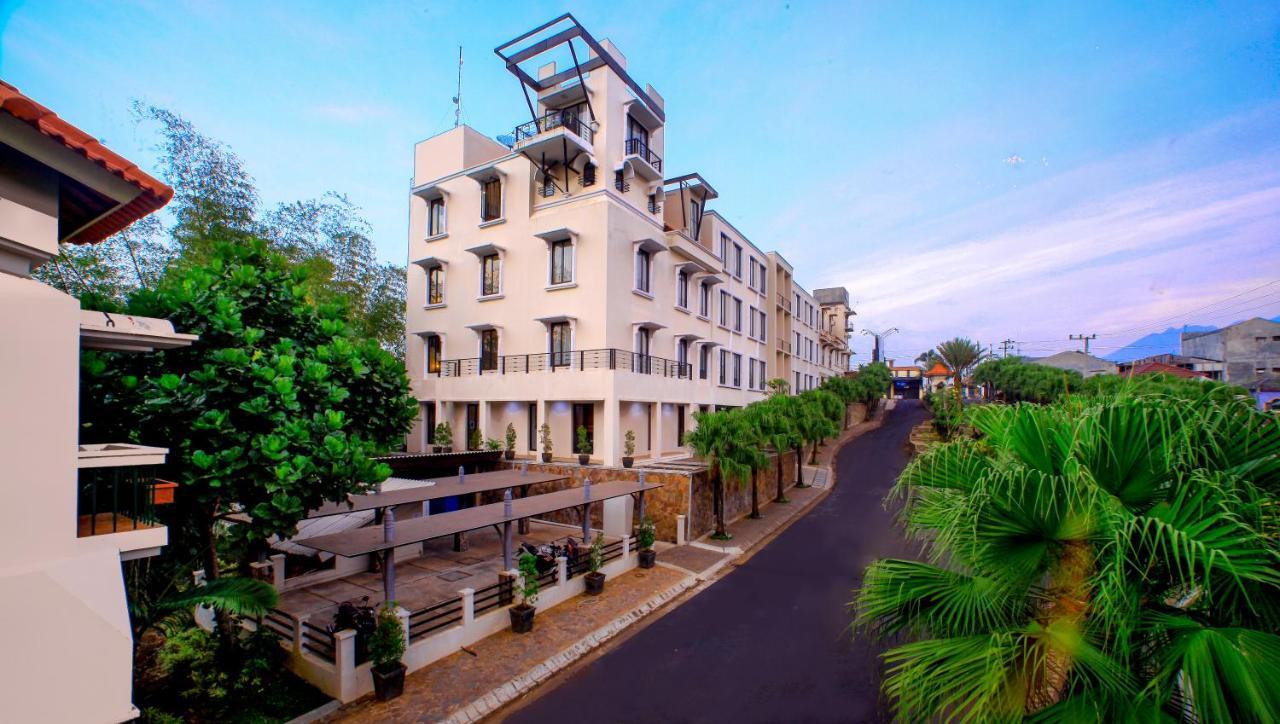 El Hotel Маланг Екстер'єр фото